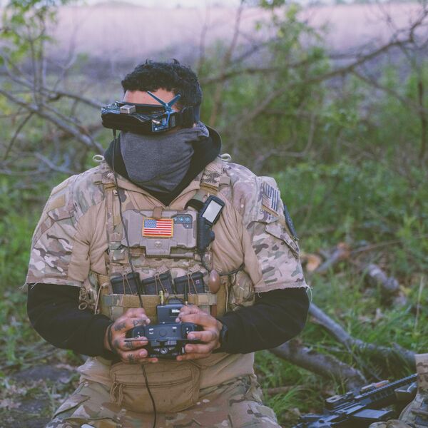 Файл:Бэйлс Деррик (Derrick Bales) Forward Observations Group3.jpeg