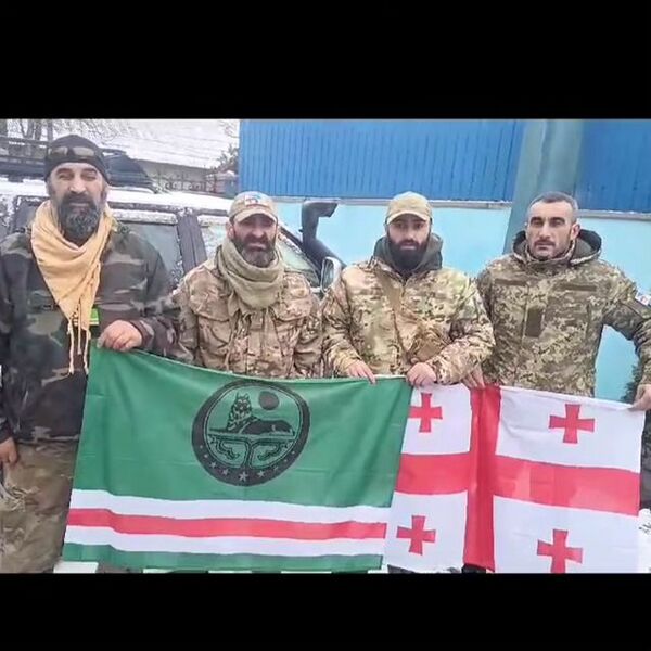 Файл:Рамаз Жагнидзе вместе с ичкерийскими боевиками.jpg